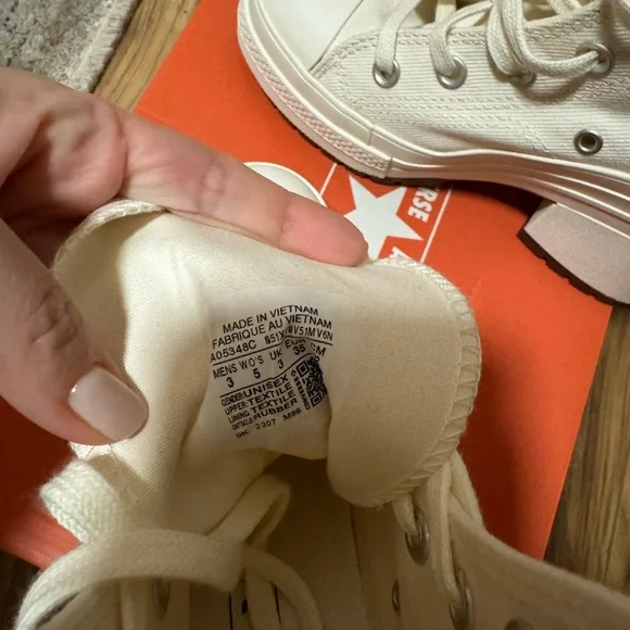 New Converse Chuck 70 size 5 women boots - Picture 5 of 6